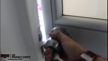 video я прихожу домой после долгого дня и вижу свою сводную сестру в нижнем белье sex