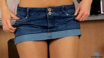video タイトなボディを持つセクシーなブロンドはおもちゃで降ります sex