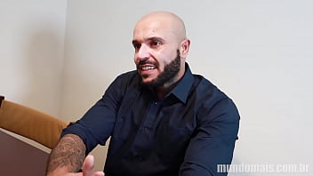 video жаркий секс между двумя старшими парнями и все это произошло при покупке квартиры sex