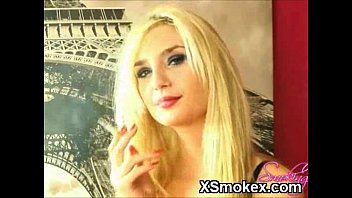 video успокаивающая курящая девушка xxx макияж sex