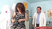 video 無精ひげを生やした猫の極端なカーラがドキュメントを訪問 sex