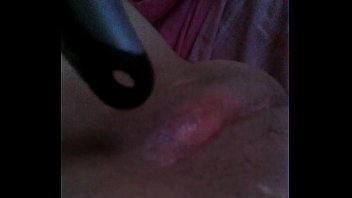 video мастурбирует расческой sex