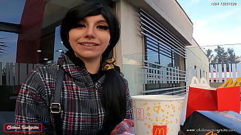 video 有名なラテン系ユーチューバーがマクドナルドに行きソースを全身に塗られてしまう とても大きいので全部入れてください 予告編 sex