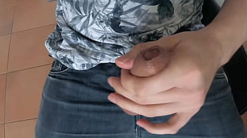 video мастурбация большим членом крупным планом со стонами и камшотом с очень густой спермой sex