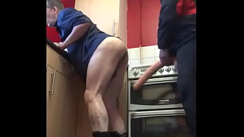 video бисексуальный мужчинагей позволил бы вам подойти к нему сзади спустить его штаны и трахнуть его в задницу sex