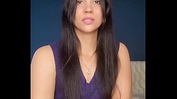 video помочился ей в трусики а потом снял их и снова обрызгал sex