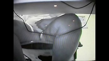video скрытая камера под столом моей мамы ловит ее пальцами sex