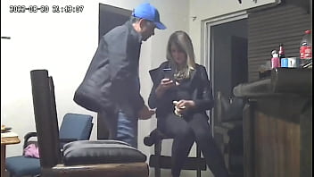 video шпионская камера горячую сводную сеструблондинку застукали с моим мужем sex