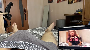 video сводная сестра застукала меня за просмотром порно и решила отсосать мой член sex