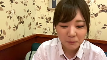 video 밝고 귀여운 십대 삼촌은 에로틱 한 것을 좋아하는 음란 한 소녀입니다 그녀는 남자와 섹스를 상상할 때 전기 마사지 기계로 자위합니다 코스프레 제복을 입은 아름다운 소녀가 질내 사정되었습니다작은 보지힘 sex
