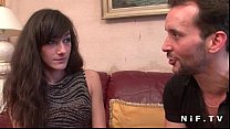 video 小さなtittedフランスのブルネットはハードアナルを犯される sex
