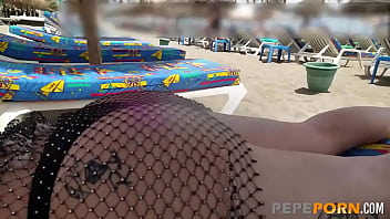 video зрелый чувак получает незабываемый подарок на день рождения секс с похотливой милфой перлой рубиа sex