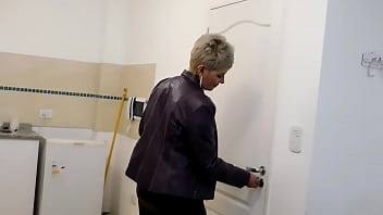 video мачеха горячая изза отсутствия члена заставляет своего сына три раза эякулировать ее в попку sex