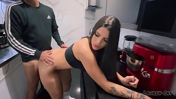 video секс на кухне я пошла пить воду и допила ночью пить молоко sex