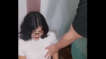 video школьница прогуляла урок чтобы пойти трахнуть своего учителя ради лучших оценок sex