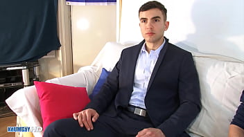 video горячая банкирша пришла подписать контракт получила дрочку несмотря на него sex