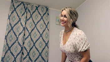 video делю постель с моей горячей мачехой sex