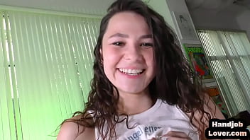 video намазанная маслом 19летняя дрочка в видео от первого лица говорит грязно и дрочит пока трет хуй sex
