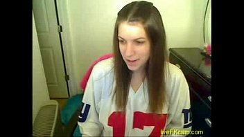 video отличная мастурбация возбужденной тинки перед вебкамерой sex