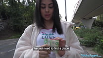 video public agent хорошенькая британская молодая брюнетка сосет и трахается с большим членом на улице после того как ее sex