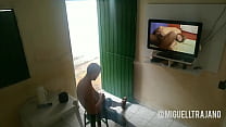 video сосед бэгги пошел просить у соседа кофе и застукал его друга за дрочкой sex