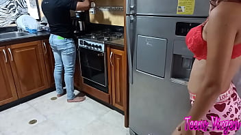 video я занимаюсь сексом со своим сводным братом на кухне пока мои приемные родители выходят из дома я соблазняю своего sex