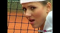 video горячая блондинка соблазняет на теннисном корте boysiq sex