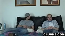 video два возбужденных скряга в любительском видео дергают их жесткого члена 1 sex