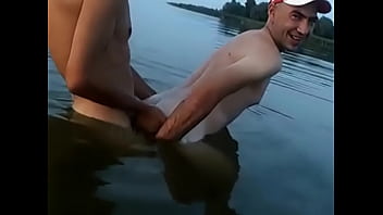 video 移民は屋外でアナルセックスをする sex