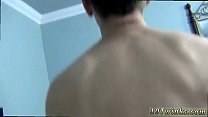 video ディックを引っ張っている熱いブロンドの巨乳熟女 sex