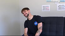 video бородатый татуированный спортсмен кончает и дрочит большой хуй на кастинге sex
