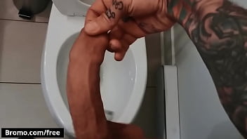 video sweaty bo sinn lies back as benjamin blue worships his feet before sliding his dick inside his butthole bromo sex