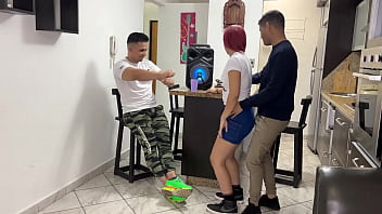 video 友達の彼女とレゲエトンを踊り彼の目の前で彼のお尻にチポを擦りつけて興奮させた彼女のntrストーリー 寝取られ sex