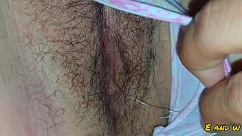 video моя падчерица позволяет мне играть с ее киской когда мы смотрим телевизор sex