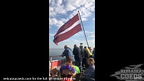 video на круизном лайнере с бекки берри за кадром делает минет от первого лица пока ее лучшая подруга наблюдает с sex