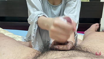 video 手速快一點不用30秒就全部射出來沒想到可以射得那麼多當然射完後還是要玩弄一下敏感的雞雞 sex