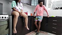 video мой отчим дает мне вкусный завтрак трахается и его горячая сперма sex