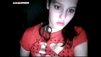 video красотка в красной рубашке шоу перед камерой sex