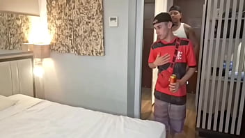 video мой друг воспользовался тем что я лежу sex