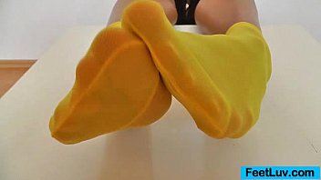 video ступня брюнетки ella в нейлоне sex