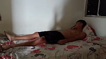 video пока я отдыхаю моя сводная сестра нежно приподнимает меня чтобы я мог жестко ее трахнуть sex