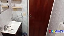 video я домашняя шлюха я ищу парня который находится в ванной чтобы он мог трахнуть меня так как мой парень возбуждает sex
