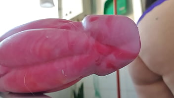 video メイドはロッドを取るのが好きですカメラが彼女の掃除中のフラグを立てていますロールはすでに彼女の濡れた猫の中に全体を入れる準備ができていました sex
