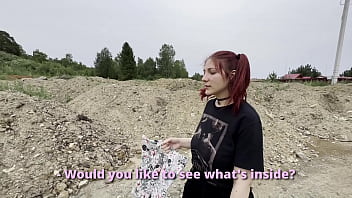 video горячая незнакомка заблудилась в лесу я трахаю ее киску пока она этого не замечает делая вид что помогаю sex