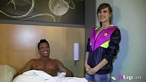 video アイナラは彼女のアイドルマルコバンデラスと彼女の史上最高の性交でベッドに入る sex