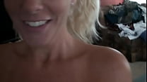 video 熟女は私のコックを吸って彼女の口に私をジャックします sex