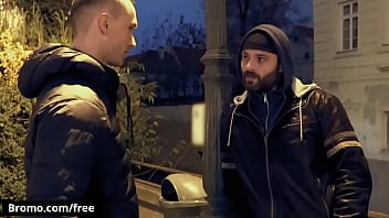 video милый пол новичок в гейсексе к счастью котли готов дать ему правильное представление bromo sex