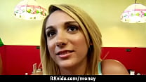 video セクシーな野生のひよこは19をファックするために支払われます sex