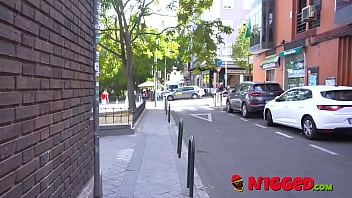 video хлоя путешествует по всему миру трахаясь с черным чуваком со всех континентов sex