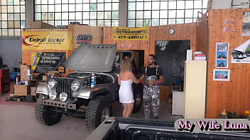 video луна соглашается оплатить счет и ее задницу надрают к радости механика sex